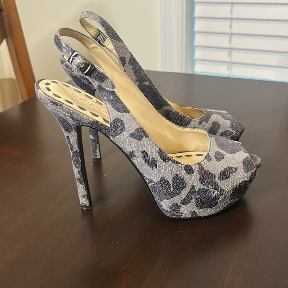 Enzo Angiolini Grey and Black Animal Print Slingback Platform 5” Heels Size 8 - Picture 8 of 16